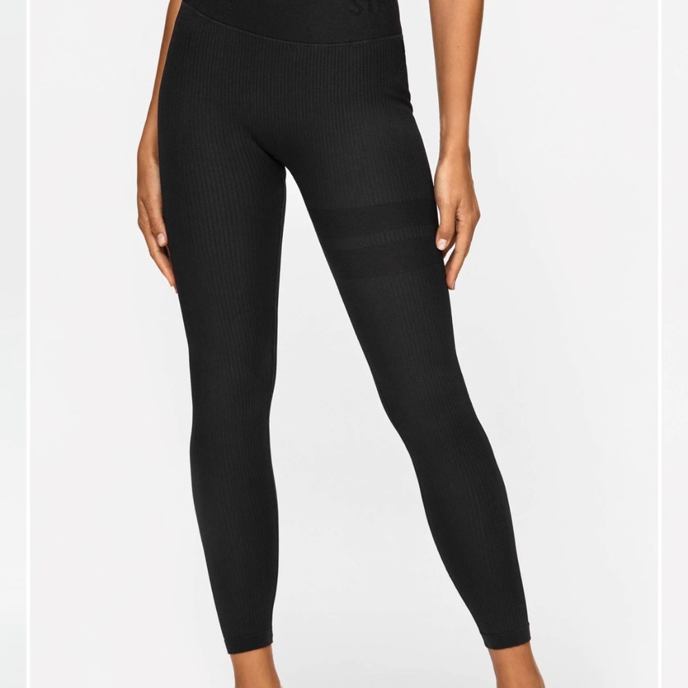 Stronger rubbed seamless black leggings